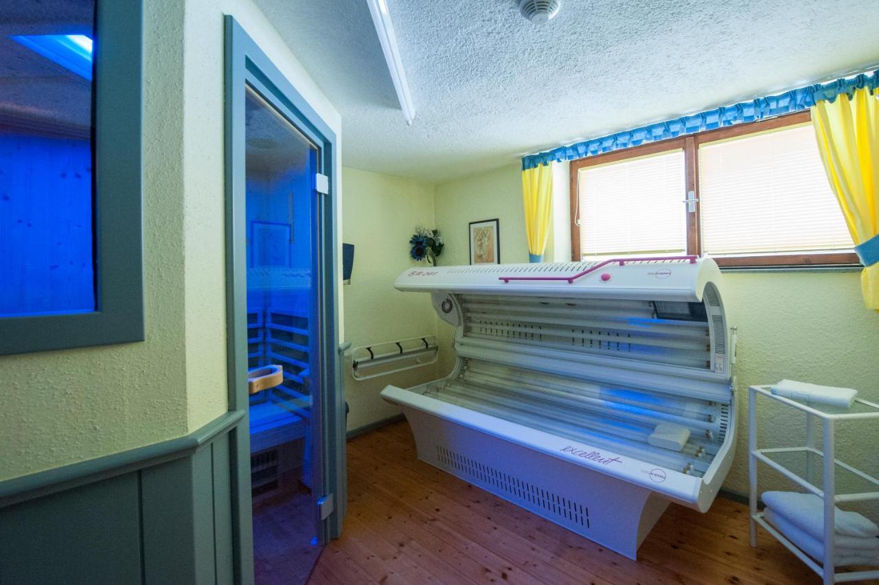 Ferienwohnungen Kröll - Appartements Viktoria und Landhaus Maria Mayrhofen Exterior foto